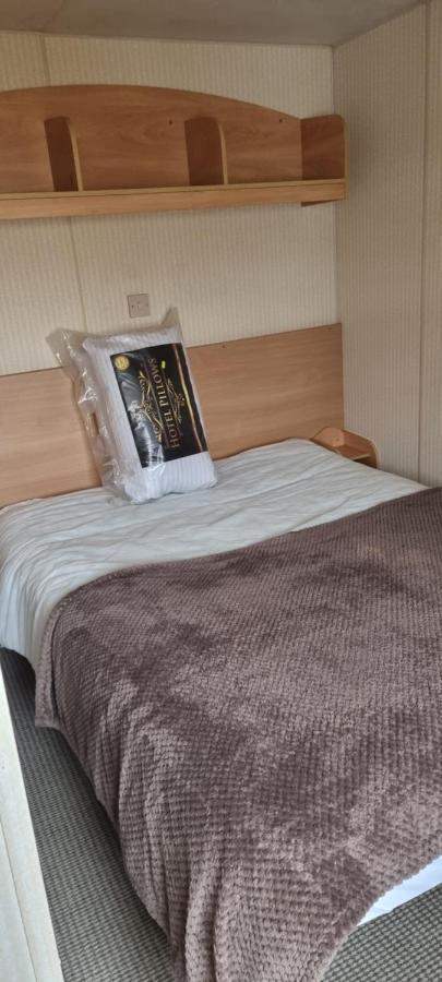 8 Berth Caravan Direct Beach Access Ingoldmells Bagian luar foto