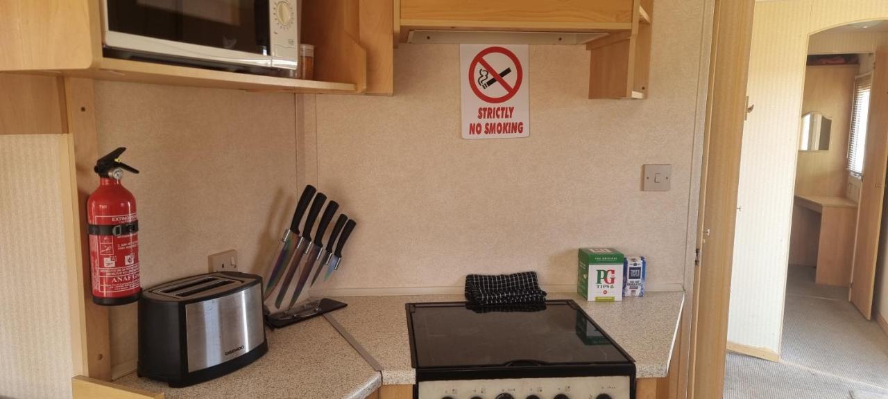 8 Berth Caravan Direct Beach Access Ingoldmells Bagian luar foto
